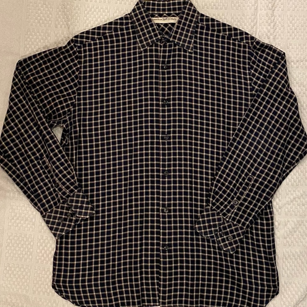 Perry Ellis dress shirt. Size medium